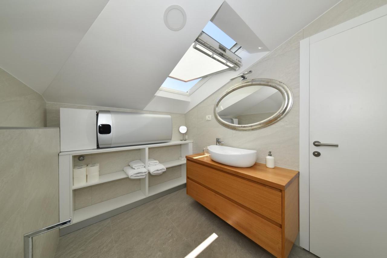 Novem Apartment